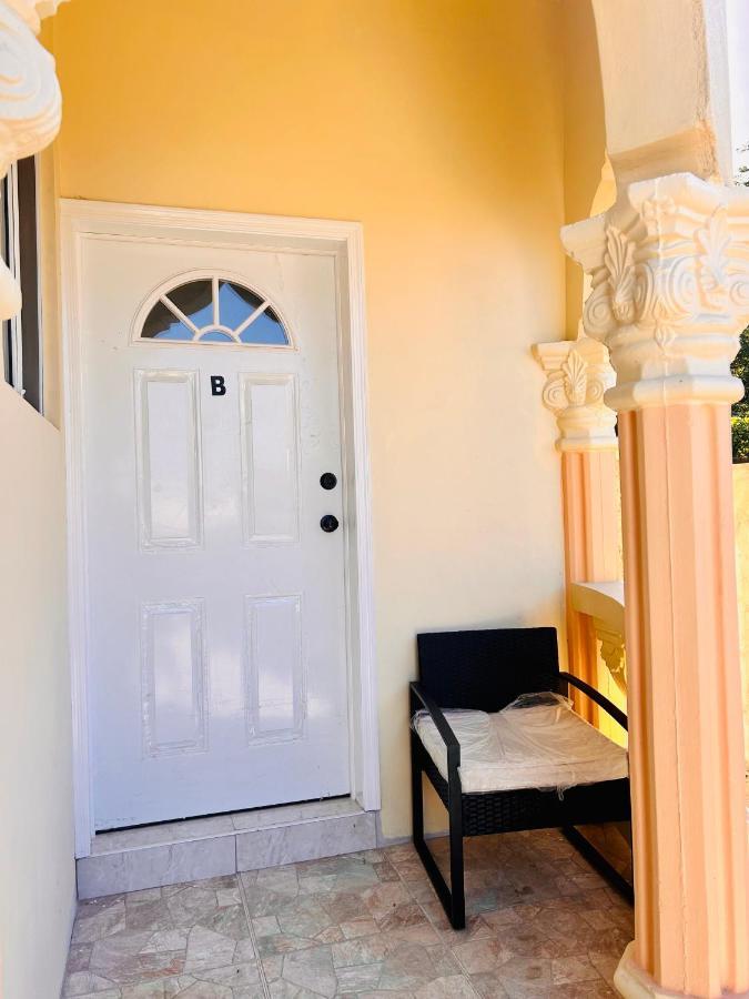 The Rest Stop-B- 15 Min From Airport/24Hrs Security Montego Bay Exterior photo